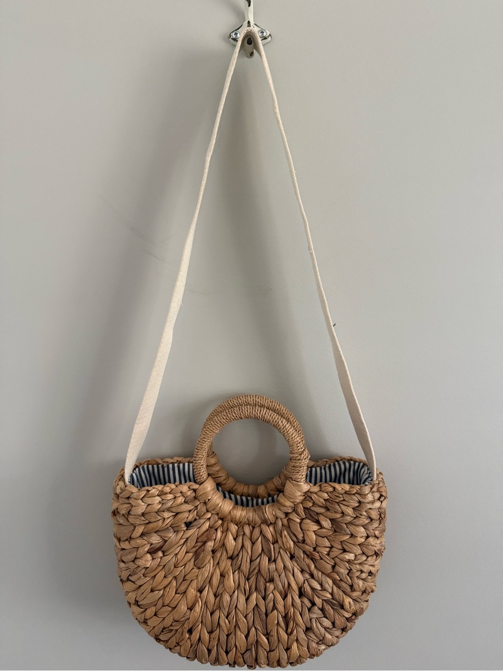 GAP Natural Woven Straw Crossbody Bag with Cream Strap